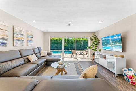 Exquisite House In Lbts- 7 Min Walk To The Beach! House in Lauderdale-by-the-Sea