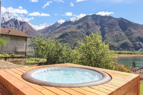 Spring, Day, Natural landscape, Hot Tub, Lake view, Mountain view, Pool view, River view, Swimming pool