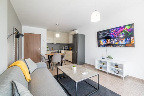 Communal lounge/ TV room, TV and multimedia, Kitchen or kitchenette, Living room, Seating area, Dining area, Evening entertainment, oven, pet friendly, stove