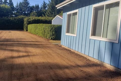 Coastal Charm: SW Oregon home on 2+ quiet acres House in Oregon