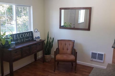 Coastal Charm: SW Oregon home on 2+ quiet acres House in Oregon