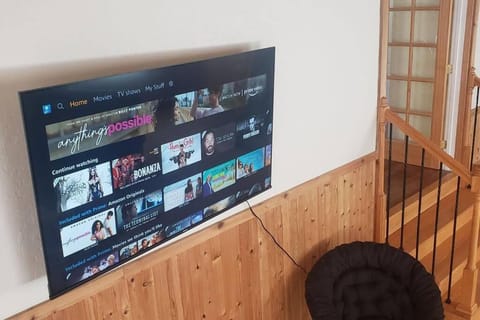 Coastal Charm: SW Oregon home on 2+ quiet acres House in Oregon