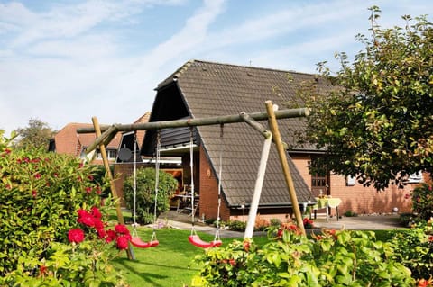 Property building, Spring, Garden, Garden view