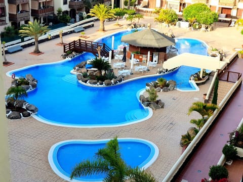 Lounge or bar, Swimming pool, Swimming pool