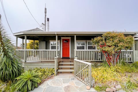 Taylor Made Cottage House in Bodega Bay