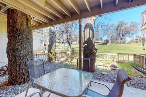 Haus on Hole Five Apartment in Groveland