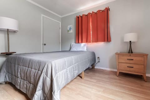 Waterfront Stagshead Lakehouse at Lake Arrowhead House in Coolbaugh Township