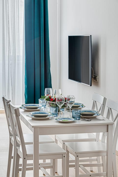 TV and multimedia, Dining area