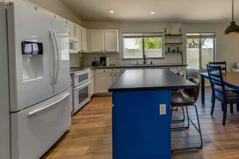 Home with Poolside Escape! 5 Mi to Dtwn Gilbert House in Gilbert