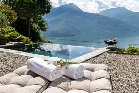 Villa Cassia Chalet in Dongo