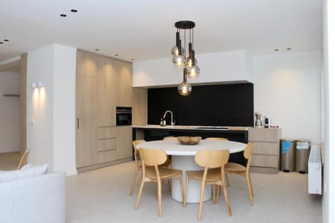 TV and multimedia, Kitchen or kitchenette, Dining area, minibar, stove