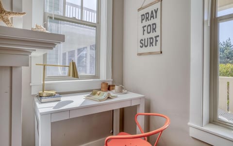 Summer Salt Cottage House in Lincoln City