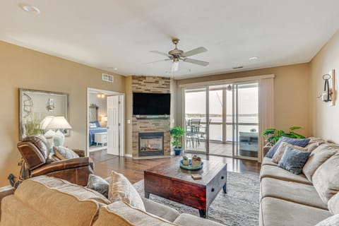 Osage Beach Condo Near Hiking and Shopping! Apartment in Osage Beach