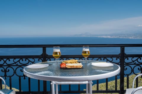 Day, View (from property/room), Balcony/Terrace, Mountain view, Sea view