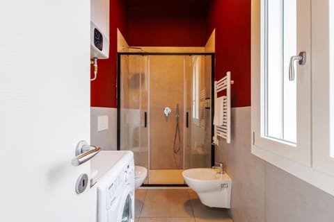 Tosa Apartment - Free WiFi, Air Conditioning & Private Parking Apartment in Imola