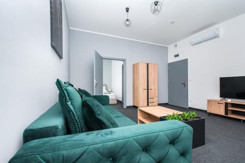 TV and multimedia, Living room, Seating area, Evening entertainment, wardrobe, air conditioner