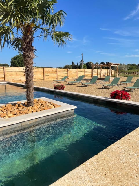 Swimming pool, Swimming pool