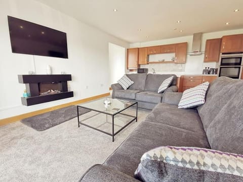 1 Y Bae - Top Floor Apartment Apartment in Trearddur Bay