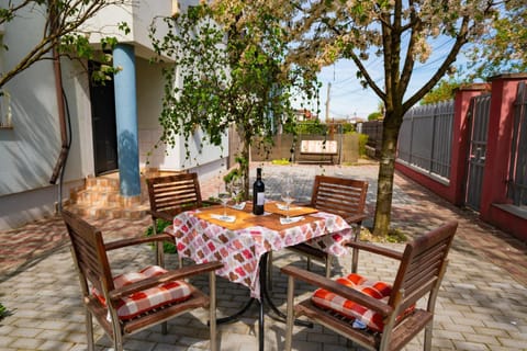Facade/entrance, Inner courtyard view