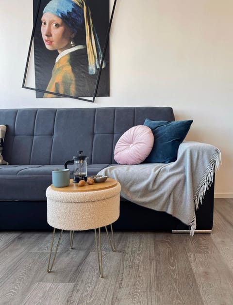 Living room, Decorative detail, Seating area