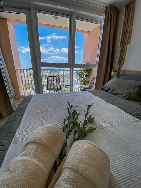 Bed, View (from property/room), Balcony/Terrace