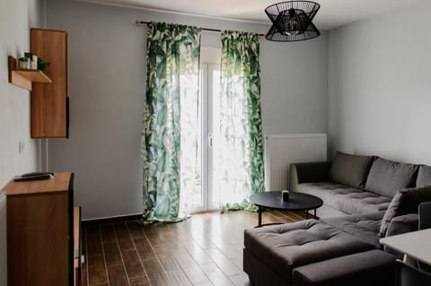 Kitchen or kitchenette, Living room, Seating area