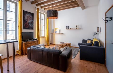 TV and multimedia, Living room, air conditioner