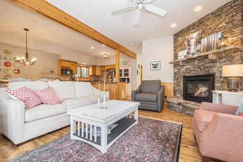 Kitchen or kitchenette, Living room, Seating area, Dining area, fireplace, furniture