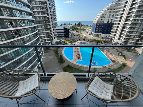 View (from property/room), Balcony/Terrace, Pool view, Sea view, Swimming pool