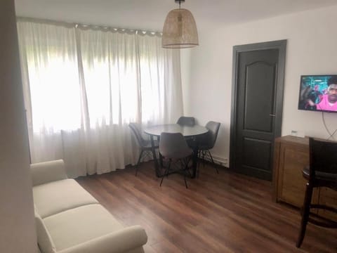 TV and multimedia, Living room, Dining area