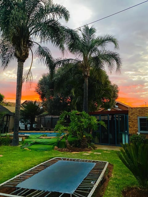 Day, Natural landscape, Garden, Garden view, Sunrise, Sunset