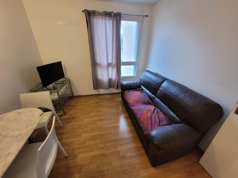 Communal lounge/ TV room, TV and multimedia, Living room, Seating area