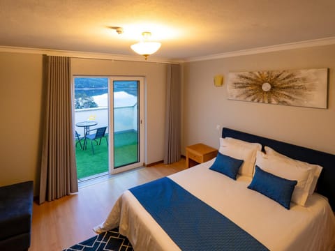 Bed, Photo of the whole room, Bedroom, Sea view