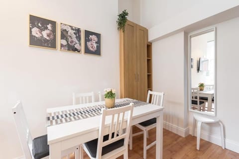 Cosy 2BED Apartment Super location Apartment in Dublin