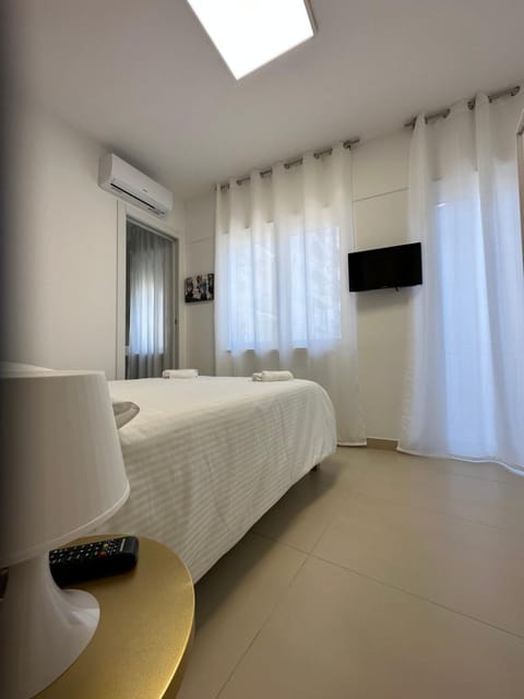 TV and multimedia, Balcony/Terrace, air conditioner
