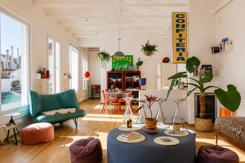 Living room, Seating area, Evening entertainment