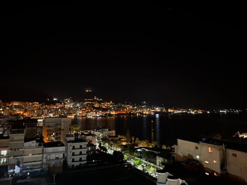 Night, Balcony/Terrace, City view, Sea view