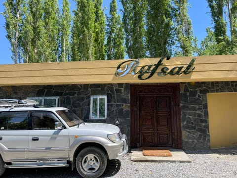 Property building, Facade/entrance, Day, Street view