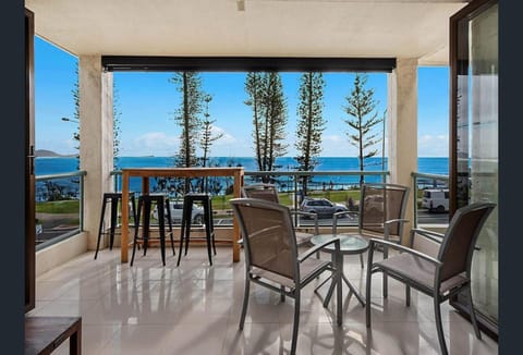 Patio, View (from property/room), Balcony/Terrace, Seating area, Sea view, Parking