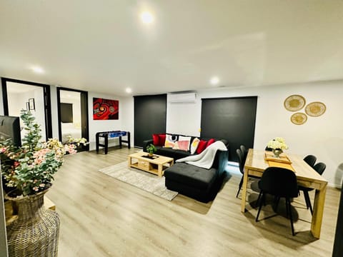 Living room, Dining area