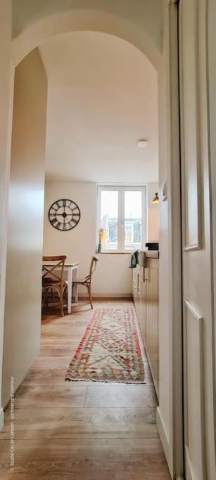 Facade/entrance, Kitchen or kitchenette