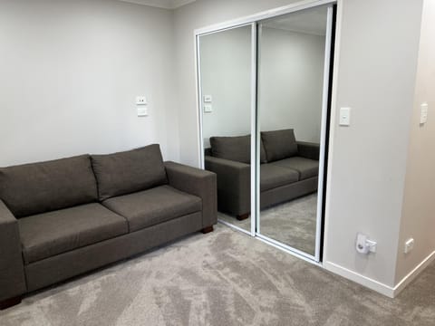 Guest Suite - Cosy place in the Wattle Downs Apartment in Auckland