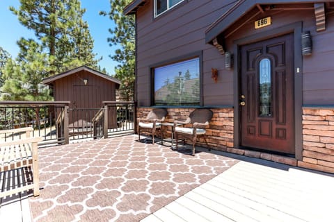 Circle Views by Big Bear Vacations Walk To Lake Boulder Bay Chalet Chalet in Big Bear