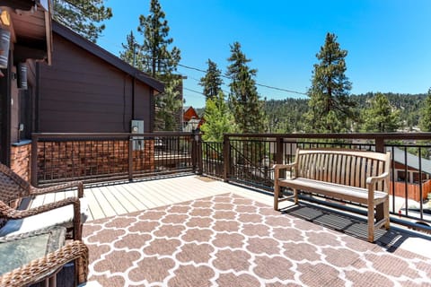Circle Views by Big Bear Vacations Walk To Lake Boulder Bay Chalet Chalet in Big Bear