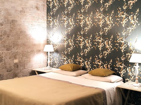 Bed, Decorative detail
