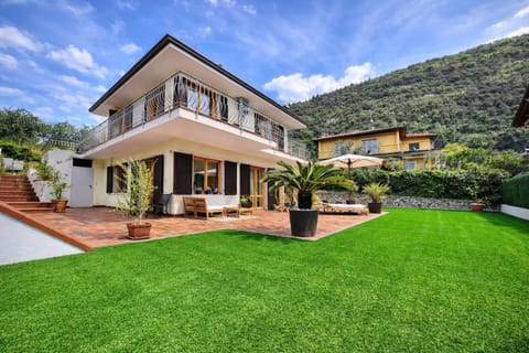 Property building, Garden, Garden view