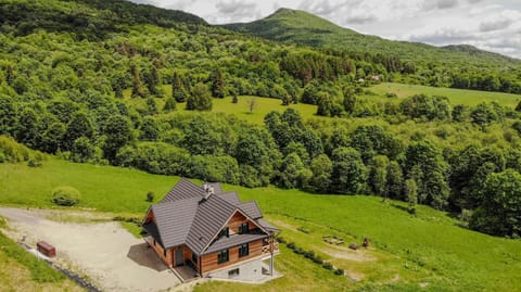 Property building, Spring, Off site, Day, Summer, Garden, View (from property/room), On site, Mountain view, Parking
