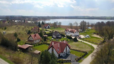 Property building, Day, Neighbourhood, Bird's eye view, Lake view