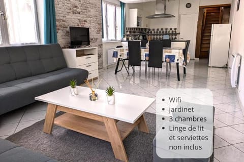 Appartement duplex avec cour 10 pers Apartment in Berck