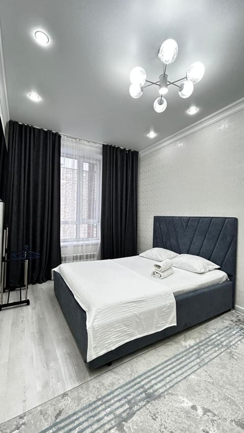 Bed, Living room, Bedroom, towels